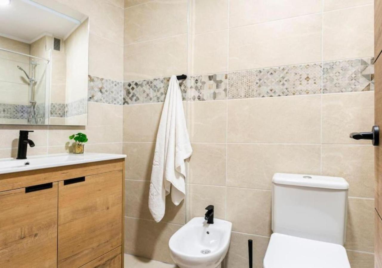 Cosy Apartment In Los Cristianos 5Min To The Ocean Exterior photo