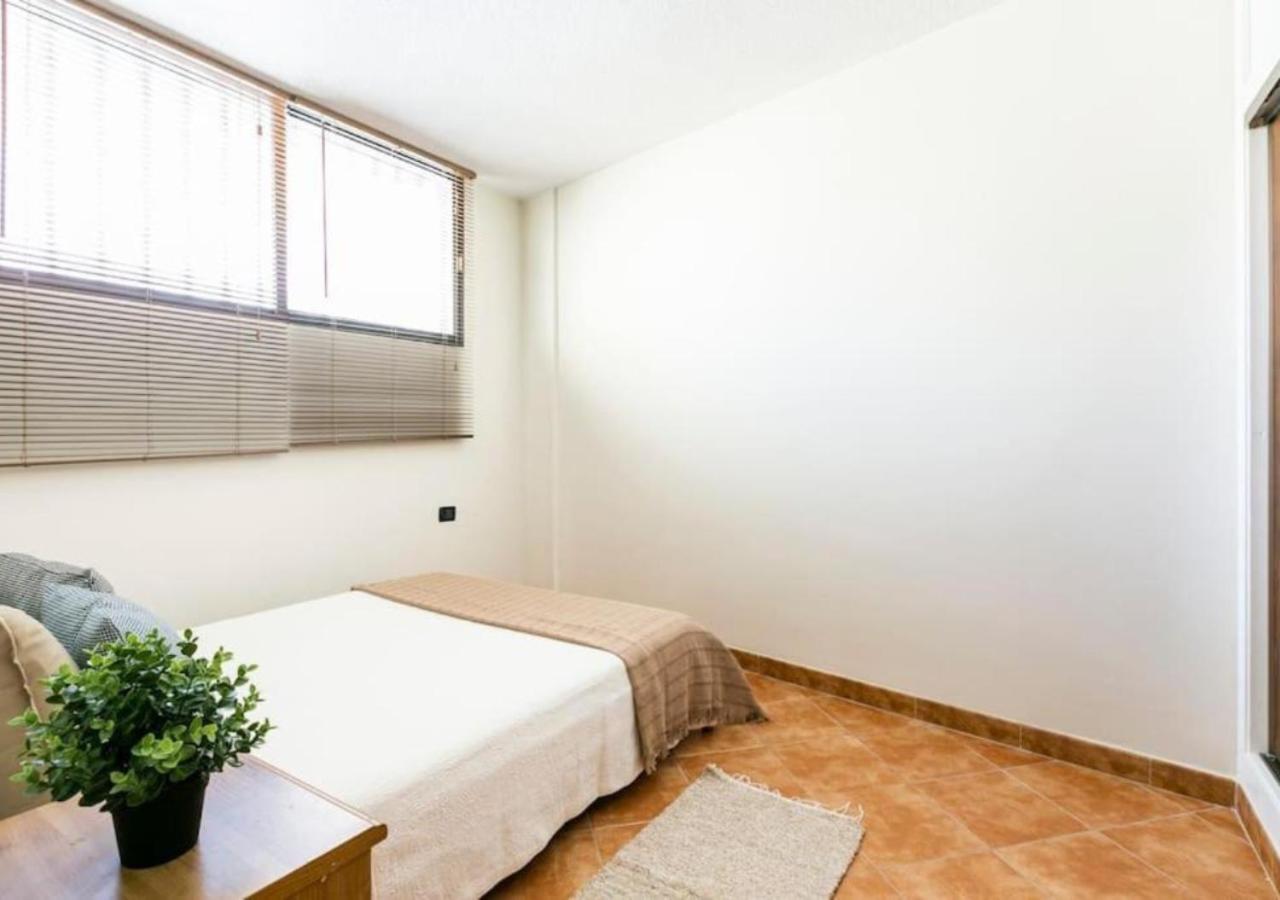 Cosy Apartment In Los Cristianos 5Min To The Ocean Exterior photo